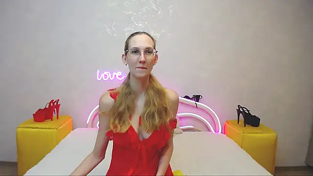 KlaryBrait online show from March 1, 2025, 4:33 pm