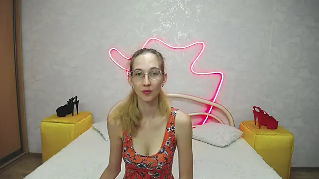 KlaryBrait online show from September 20, 2025, 4:46 am