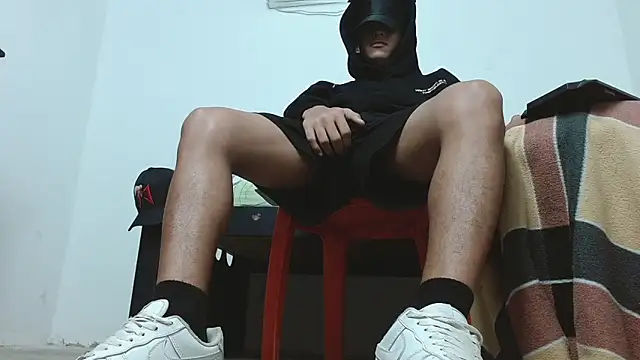 Macho Dom online show from April 6, 2026, 8:48 am