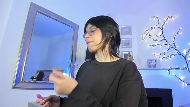 NattashaHotson online show from December 13, 2024, 8:09 am