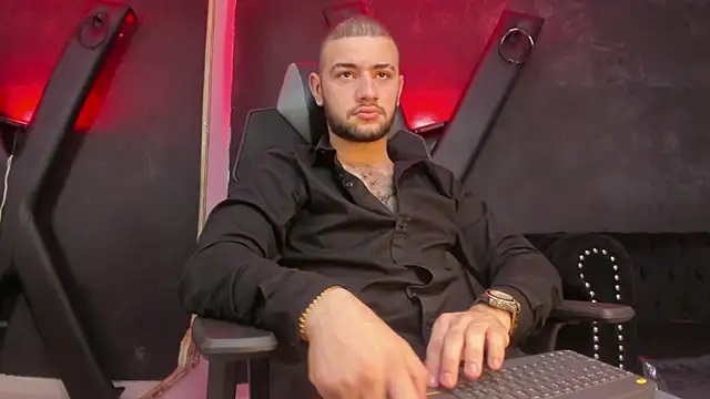 MaximusDick1  online show from September 20, 2025, 3:29 am