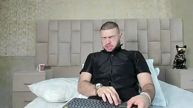 MaximusDick1  online show from October 11, 2025, 3:28 am