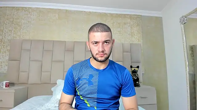 MaximusDick1  online show from October 16, 2025, 3:40 am