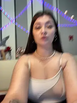 Snapshot of Jadelli chatting on February 7, 2025, 9:58 pm Jadelli online show from February 7, 2025, 9:58 pm