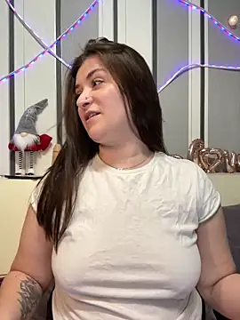 Snapshot of Jadelli chatting on February 26, 2025, 7:49 pm Jadelli online show from February 26, 2025, 7:49 pm