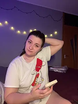 Snapshot of Jadelli chatting on March 4, 2025, 9:32 pm Jadelli online show from March 4, 2025, 9:32 pm