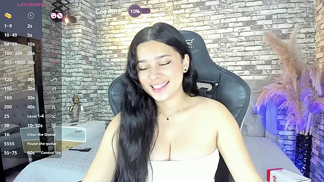 Snapshot of ariadna_milano chatting on January 7, 2025, 3:44 pm ariadna milano online show from January 7, 2025, 3:44 pm