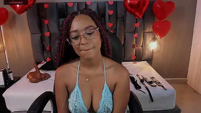 Lorena Vieira  online show from February 12, 2025, 8:07 pm