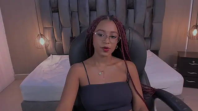 Lorena Vieira  online show from March 2, 2025, 8:07 pm