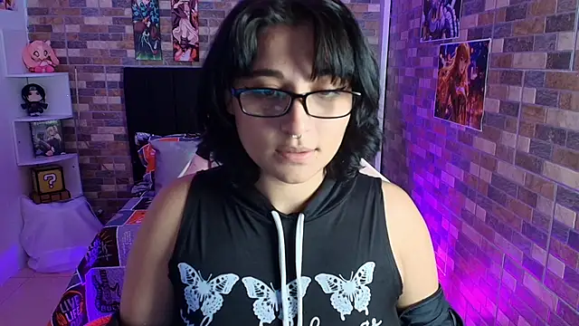 Snapshot of Pauilina chatting on December 9, 2024, 4:01 am Pauilina online show from December 9, 2024, 4:01 am