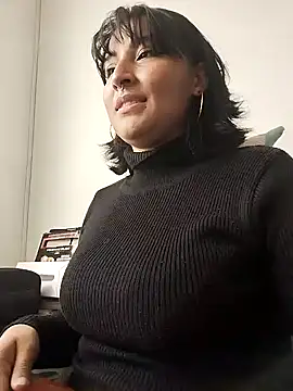 Snapshot of Pauilina chatting on December 19, 2024, 7:07 pm Pauilina online show from December 19, 2024, 7:07 pm