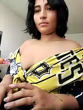 Snapshot of Pauilina chatting on January 8, 2025, 7:24 pm Pauilina online show from January 8, 2025, 7:24 pm