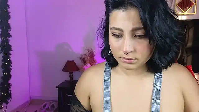 Snapshot of Pauilina chatting on January 14, 2025, 9:20 pm Pauilina online show from January 14, 2025, 9:20 pm