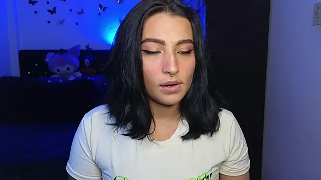 Snapshot of Pauilina chatting on November 15, 2025, 9:43 pm Pauilina online show from November 15, 2025, 9:43 pm