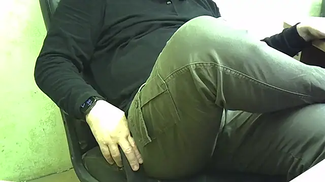 nikdov3 online show from September 25, 2025, 4:38 am