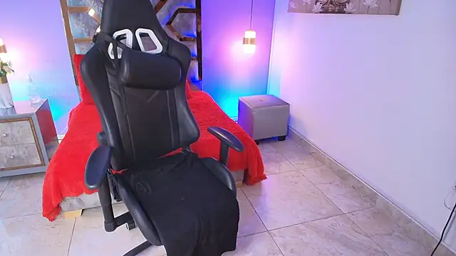 Snapshot of BRITHANY_SPARK chatting on November 7, 2025, 4:01 am BRITHANY SPARK online show from November 7, 2025, 4:01 am