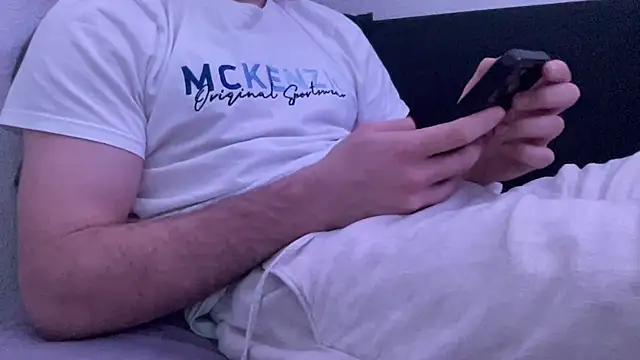 leonicecock0 online show from December 6, 2024, 11:25 pm