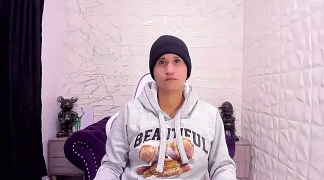 Im Milan Rs online show from February 12, 2025, 6:40 am