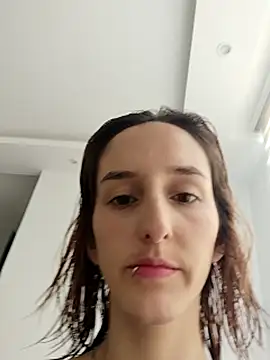 Ambar Roux  online show from November 13, 2025, 3:22 pm