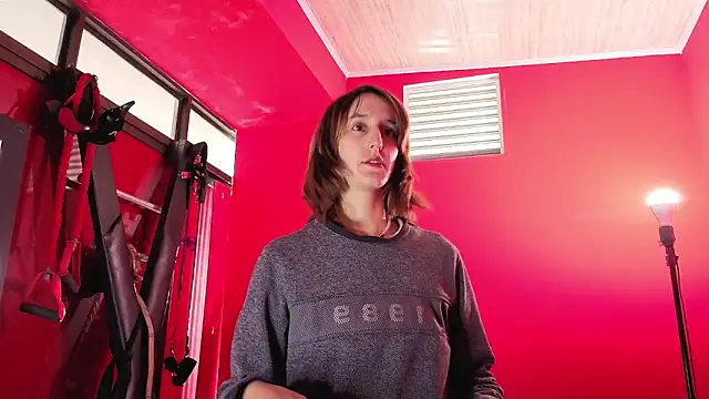 Ambar Roux  online show from March 19, 2026, 12:53 pm