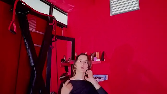 Snapshot of Ambar_Roux_ chatting on May 26, 2026, 12:23 pm Ambar Roux online show from May 26, 2026, 12:23 pm
