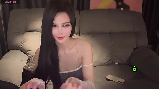 Annibaby8 online show from February 19, 2025, 5:06 pm