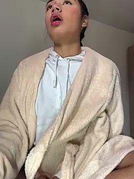 Snapshot of _Luana chatting on December 30, 2024, 12:42 pm Luana online show from December 30, 2024, 12:42 pm