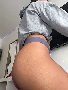 Snapshot of _Luana chatting on January 14, 2025, 8:52 am Luana online show from January 14, 2025, 8:52 am