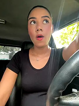 Snapshot of _Luana chatting on November 10, 2025, 5:56 pm Luana online show from November 10, 2025, 5:56 pm