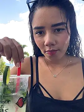 Snapshot of _Luana chatting on November 18, 2025, 5:39 pm Luana online show from November 18, 2025, 5:39 pm