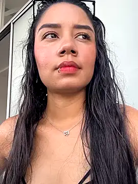  Luana online show from December 16, 2025, 5:51 pm