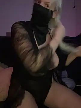 luisa1 online show from February 6, 2025, 8:02 pm