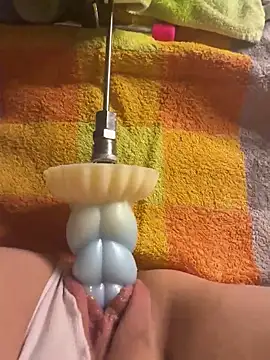 luisa1 online show from September 23, 2025, 6:33 pm