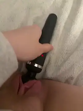 luisa1 online show from March 1, 2026, 7:49 pm