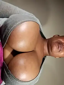 boobassymom online show from September 12, 2025, 6:30 pm