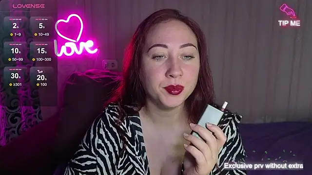 Snapshot of KellyCrystall chatting on September 24, 2025, 6:06 am KellyCrystall online show from September 24, 2025, 6:06 am