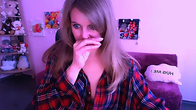 Hot Milady online show from March 10, 2026, 8:19 am