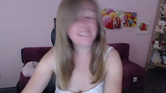 Hot Milady online show from June 17, 2026, 7:33 am