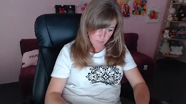 Hot Milady online show from June 23, 2026, 7:17 am