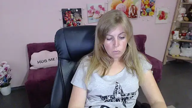 Hot Milady online show from July 2, 2026, 7:36 am