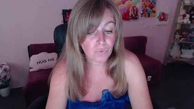 Hot Milady online show from July 7, 2026, 7:45 am