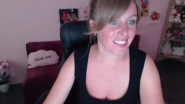 Hot Milady online show from July 8, 2026, 7:57 am