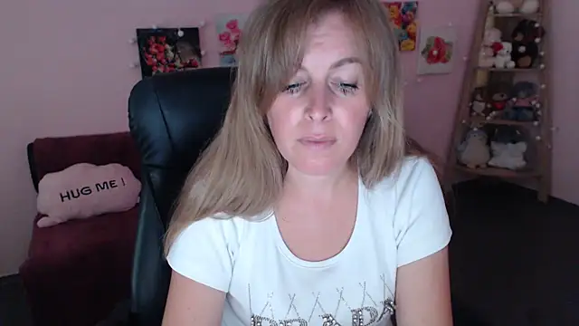 Hot Milady online show from July 13, 2026, 6:49 am