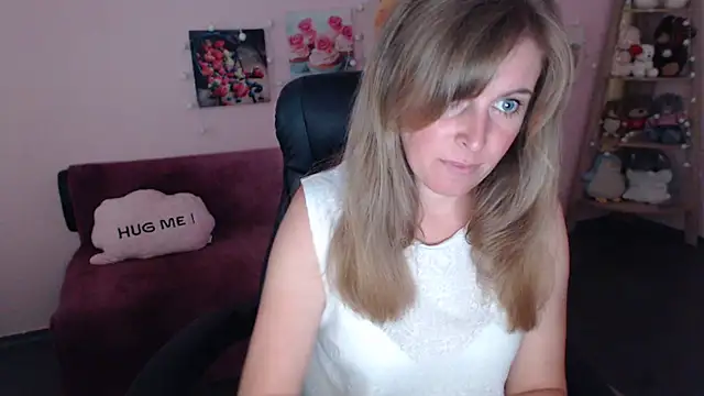 Hot Milady online show from July 27, 2026, 7:15 am