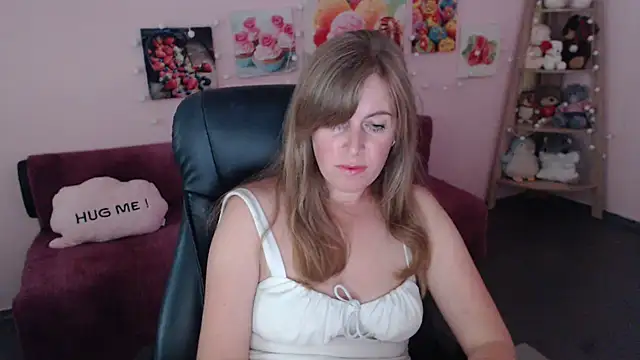 Hot Milady online show from July 28, 2026, 7:37 am