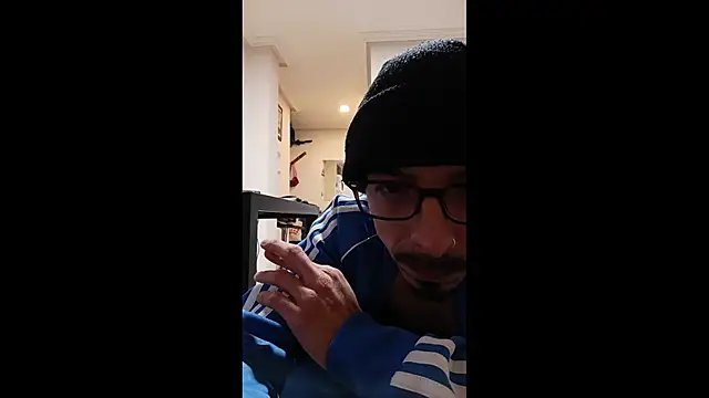 Snapshot of BaalPas chatting on December 4, 2025, 4:59 pm BaalPas online show from December 4, 2025, 4:59 pm