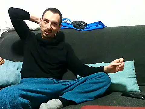 Snapshot of BaalPas chatting on December 16, 2025, 12:37 am BaalPas online show from December 16, 2025, 12:37 am