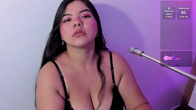 klhoe boobs online show from March 23, 2026, 4:16 am