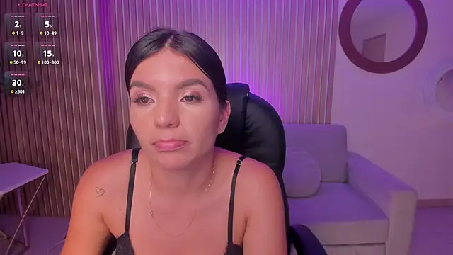 Snapshot of ValeriaRoldanX chatting on January 25, 2025, 9:36 am ValeriaRoldanX online show from January 25, 2025, 9:36 am