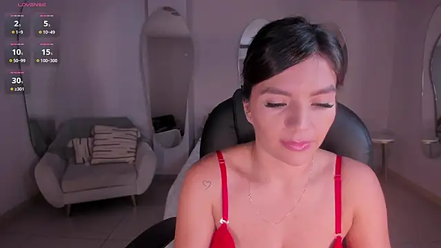 Snapshot of ValeriaRoldanX chatting on February 15, 2025, 6:23 am ValeriaRoldanX online show from February 15, 2025, 6:23 am